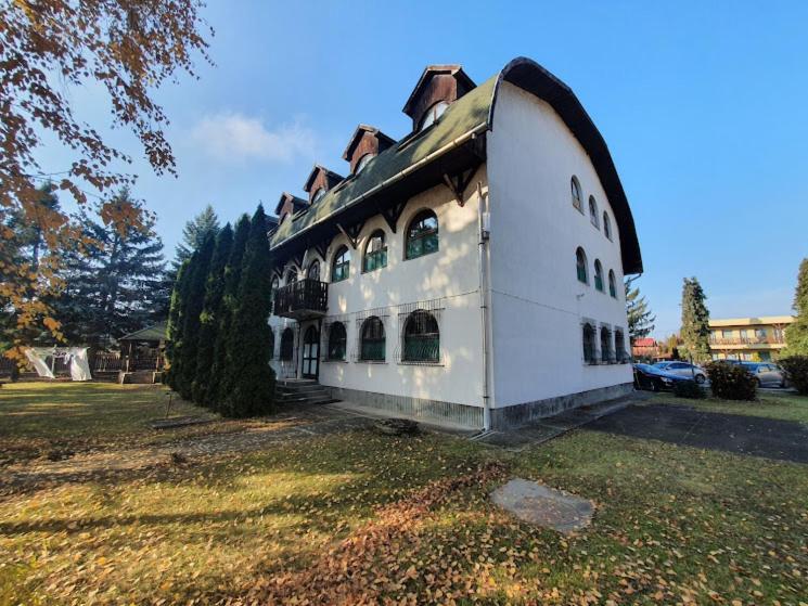 Nosztalgia Villa Mezőkövesd Exterior foto