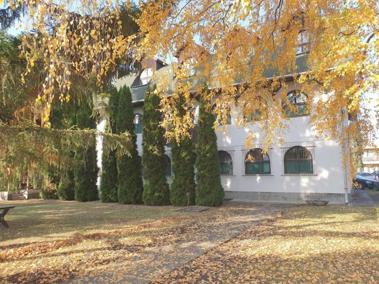 Nosztalgia Villa Mezőkövesd Exterior foto