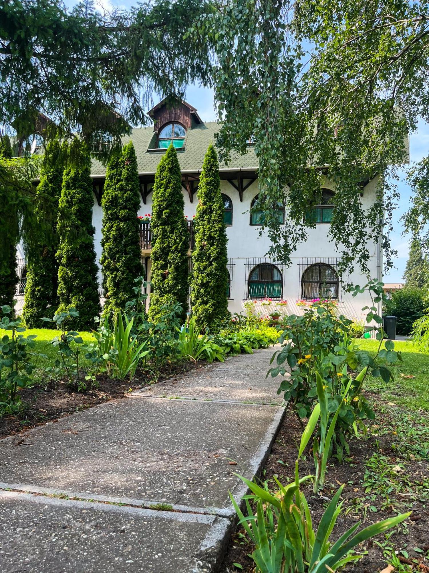 Nosztalgia Villa Mezőkövesd Exterior foto